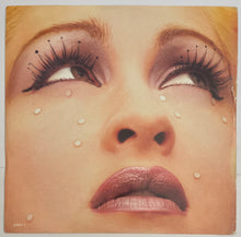 Load image into Gallery viewer, Cyndi Lauper - What's Going On 12" Single
