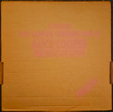 Load image into Gallery viewer, Alice Cooper - Muscle Of Love Lp (U.S.A. Press)
